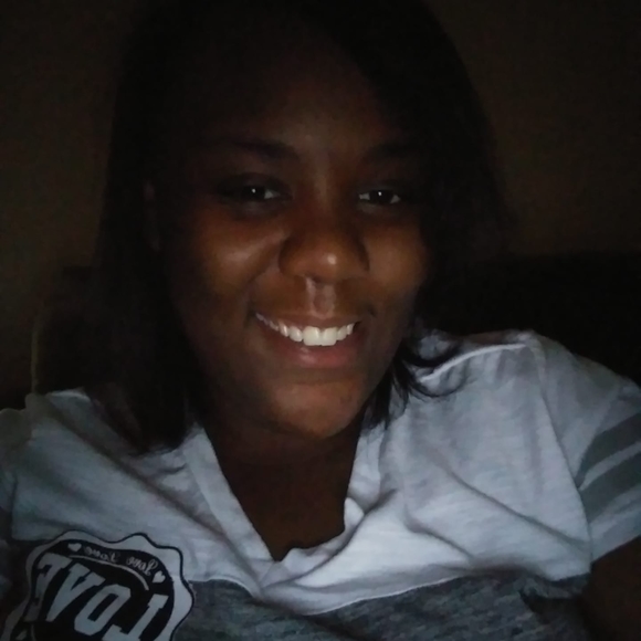 Meet your Posher, Jamila - Picture 1 of 1